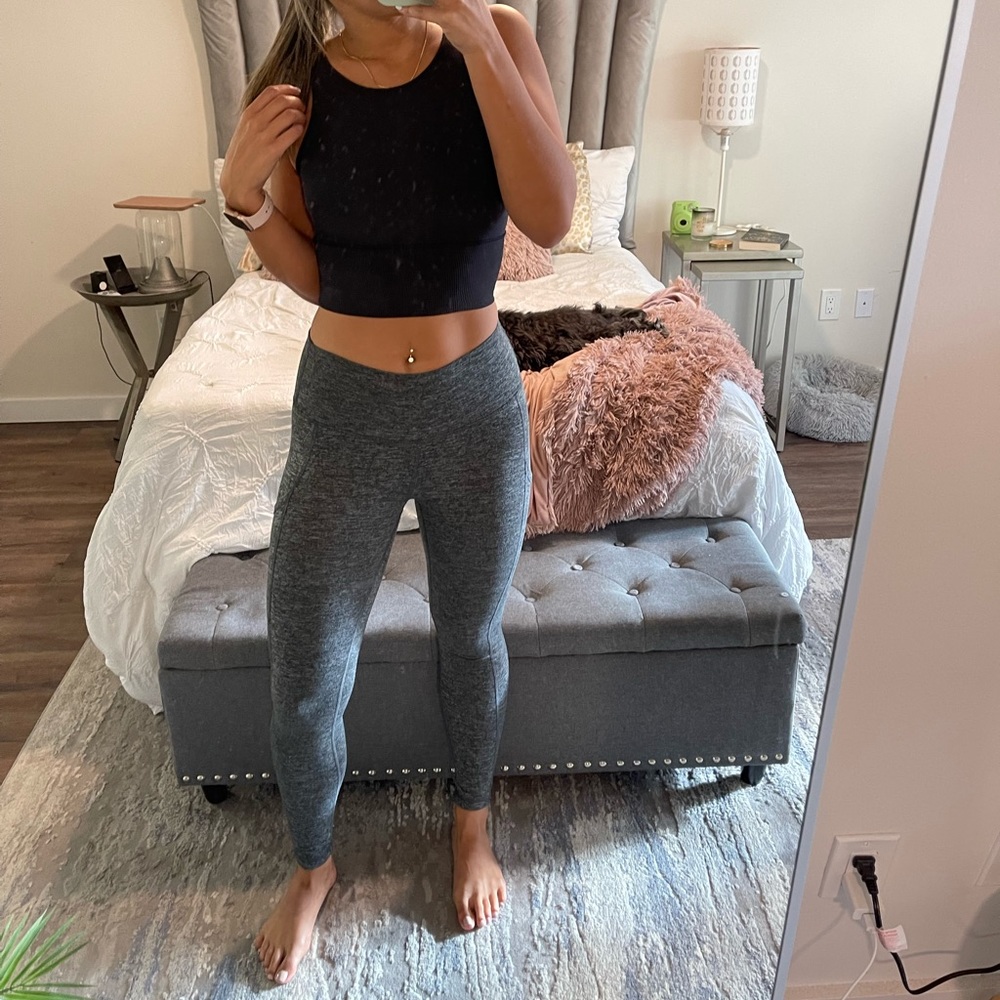Grey aerie leggings with pockets